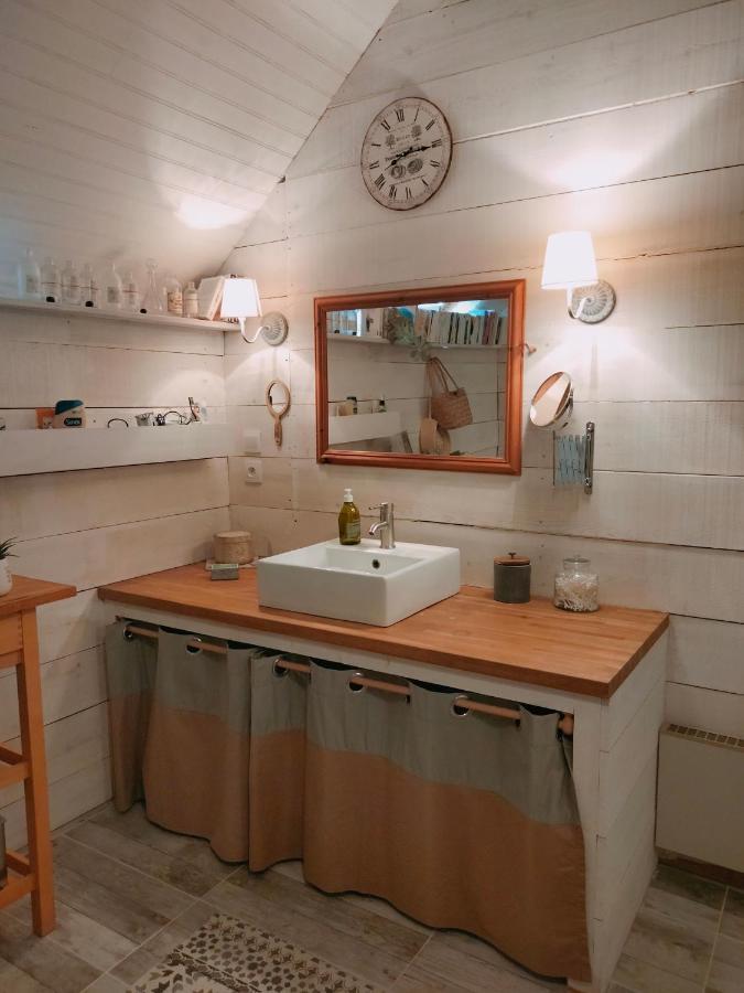 Chambre Familiale Anna "Mon Lit Au Pre" , Jusqu'A 4 Adultes Et 2 Enfants Avec Piscine Familles, Couples Ou Femmes Seulement Pontours Kültér fotó